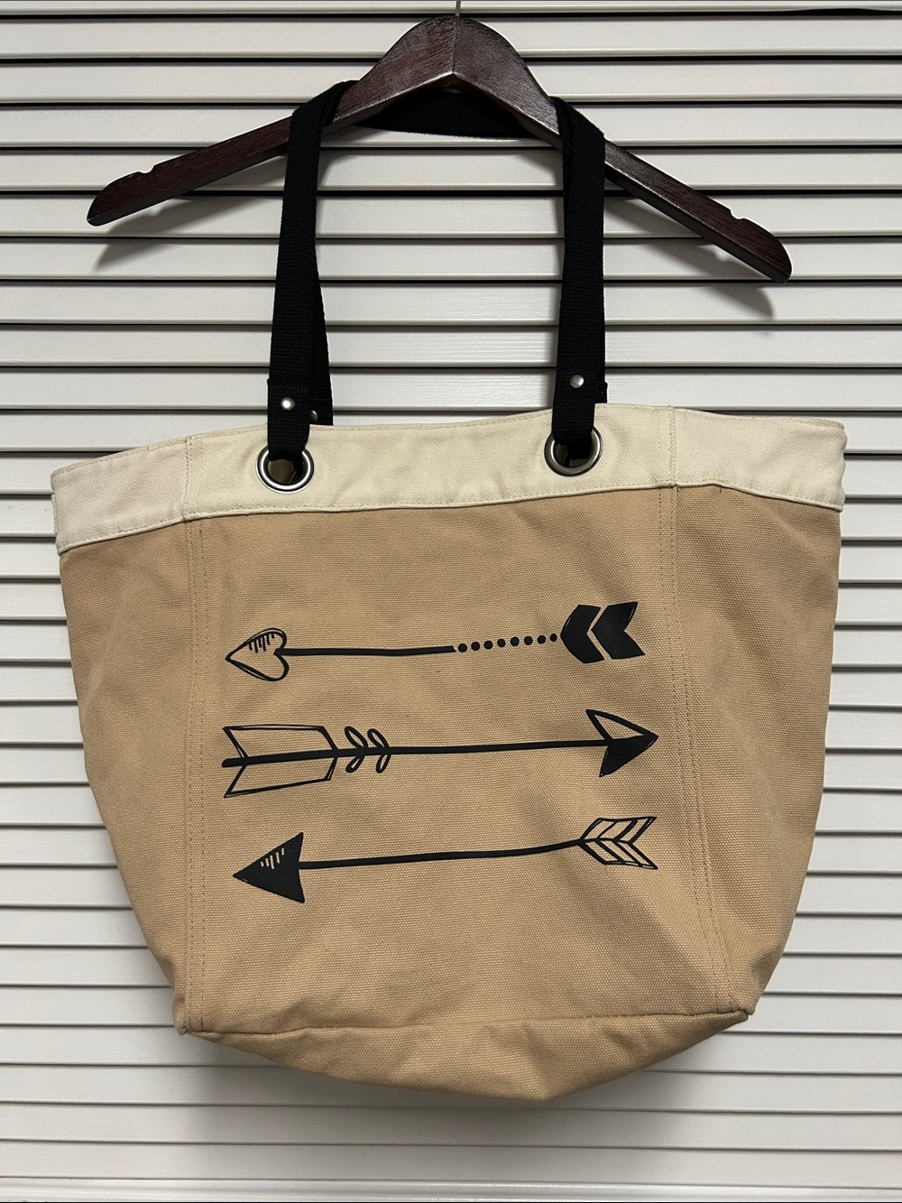 Thirty-one Canvas Arrow Tote Bag in Tan and Cream
